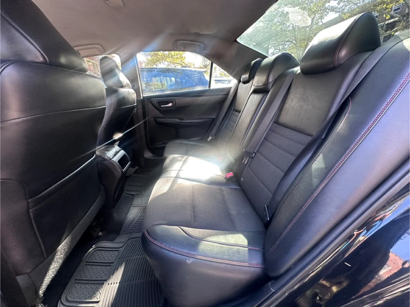 2017 Toyota Camry SE clean title image indicator(4)