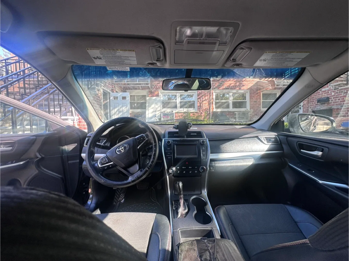 2017 Toyota Camry SE clean title image indicator(7)