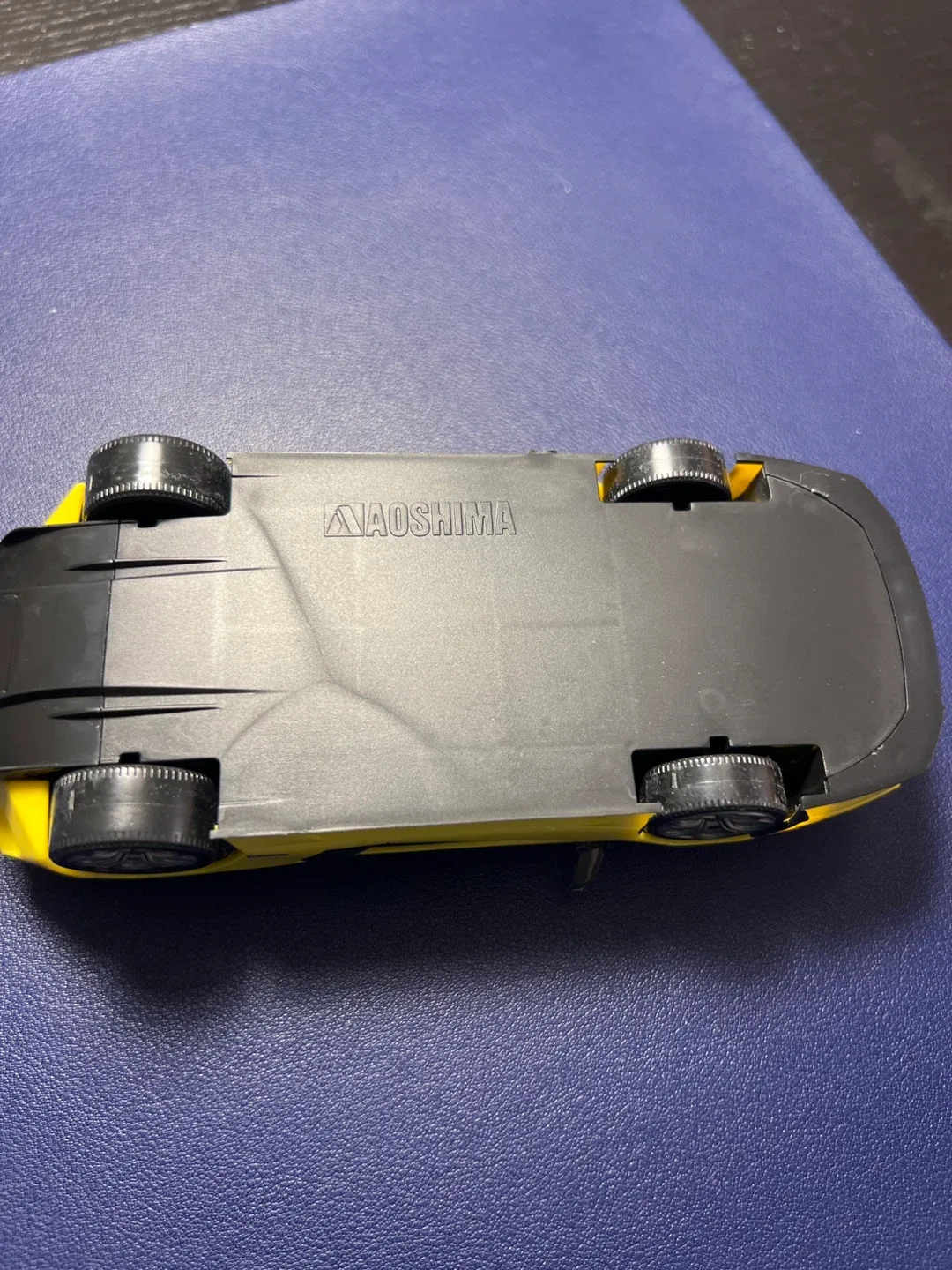 Aoshima Lamborghini Countach 1/24 Scale Model Car image indicator(3)