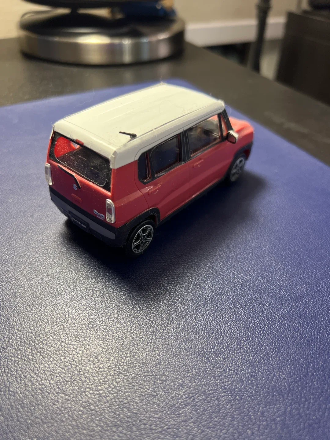 Suzuki Hustler Diecast Car image indicator(2)