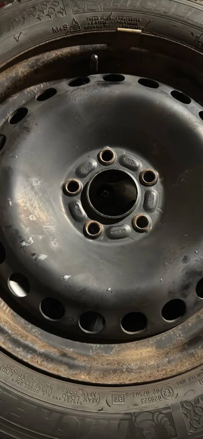 Set of 4 Winter Tires 205/55R16 off a Volvo c30 image indicator(3)