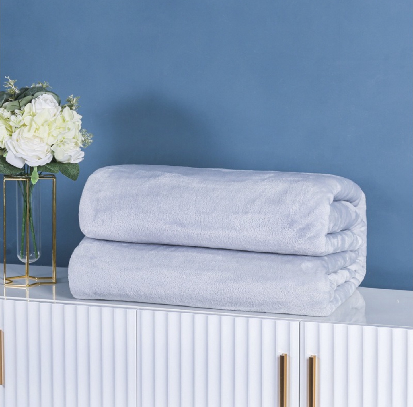 Soft Plush Throw Blanket - photo 2