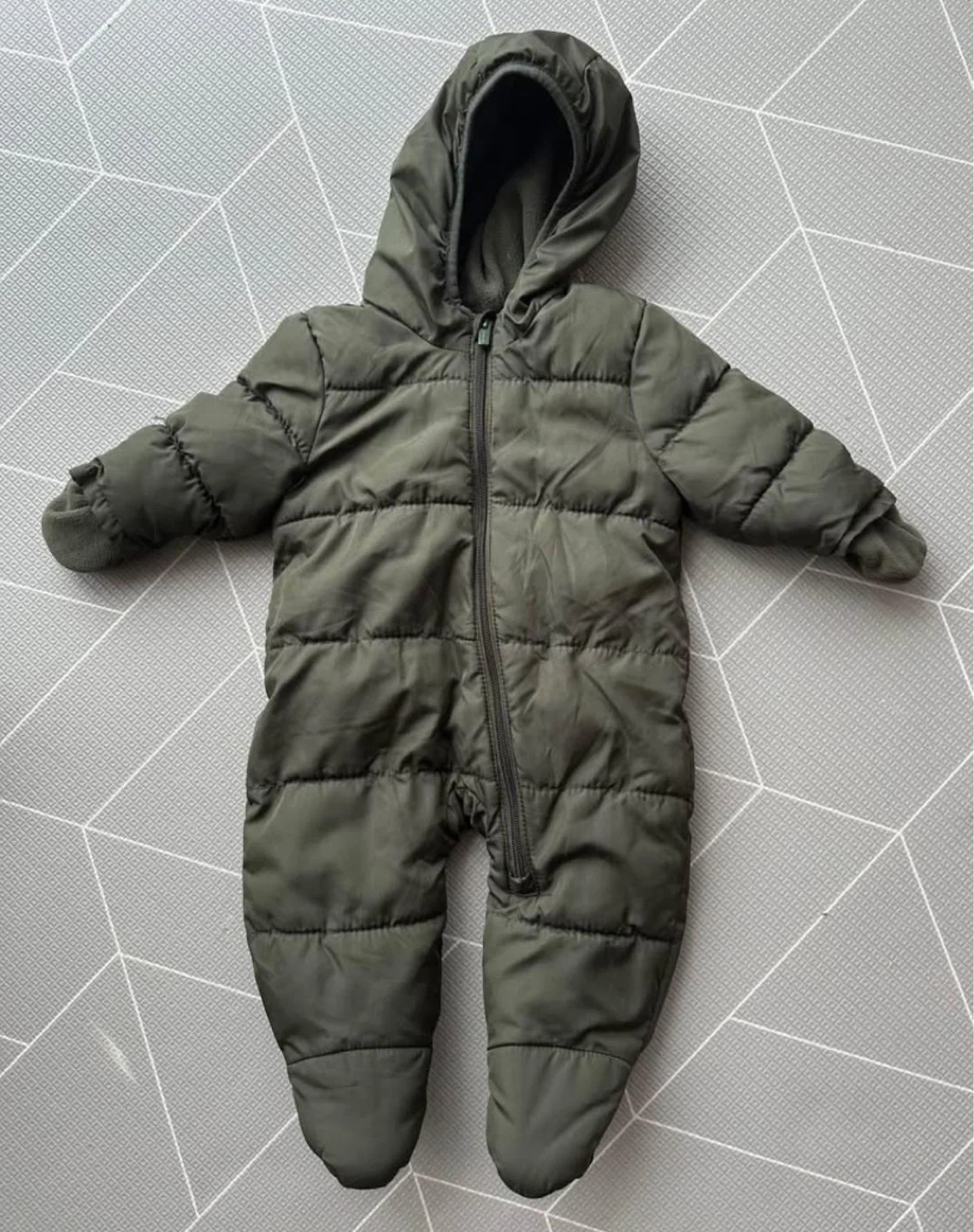 Old Navy 3-6M Snowsuit