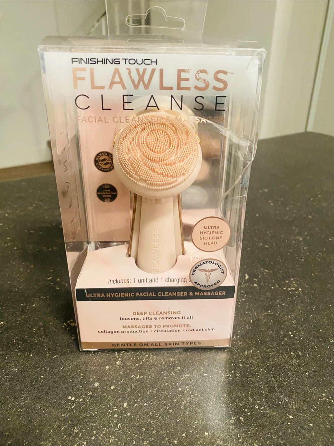 New Finishing Touch Flawless Cleanse Facial Cleanser