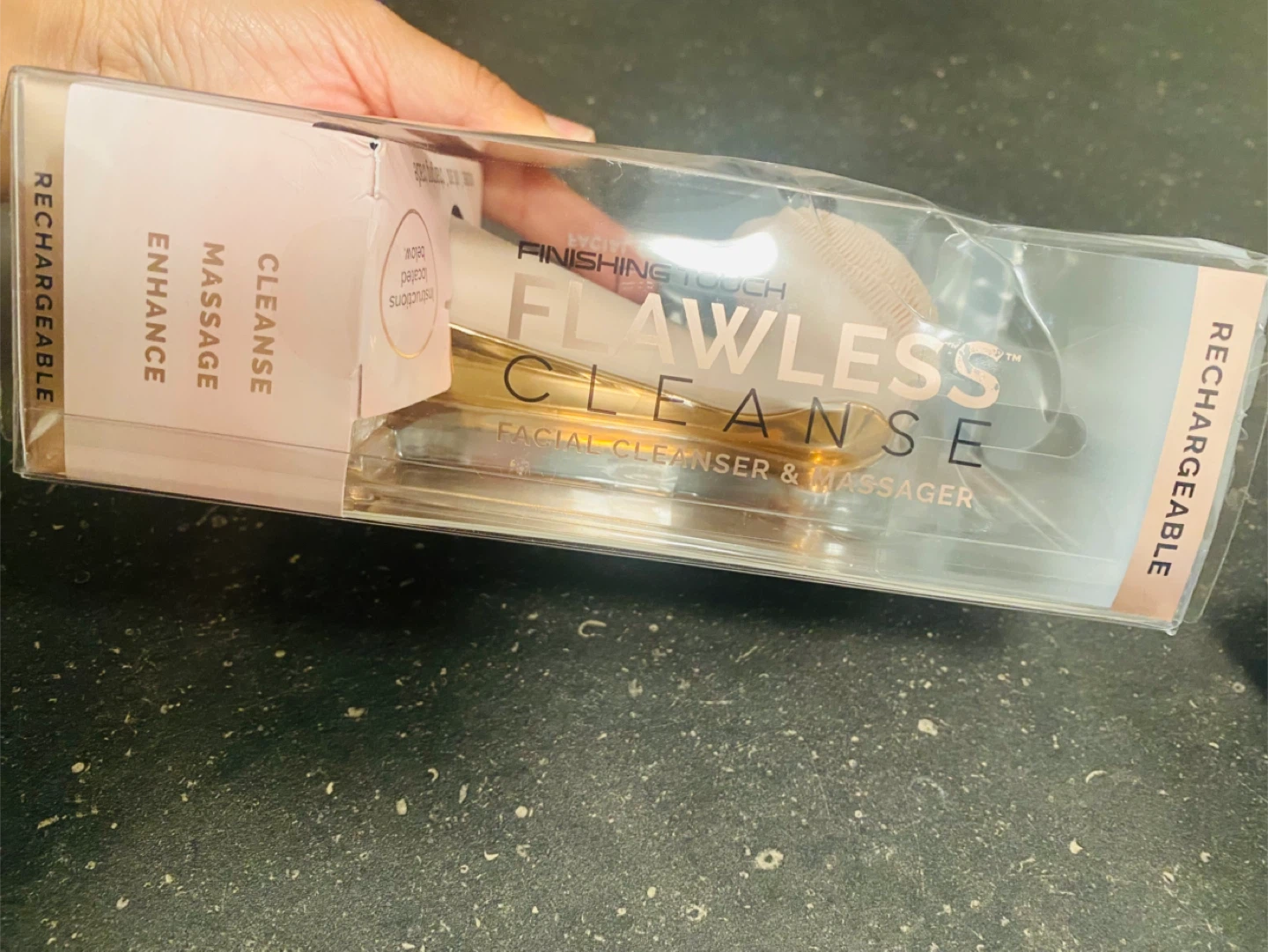 New Finishing Touch Flawless Cleanse Facial Cleanser - photo 2