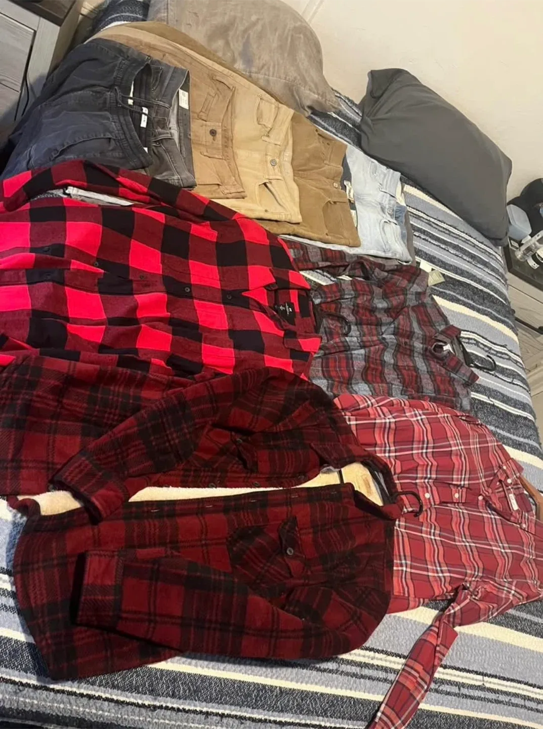 70$ Lot of jeans 8 shirts 8 Sz 34 pants shirts m-l image indicator(3)