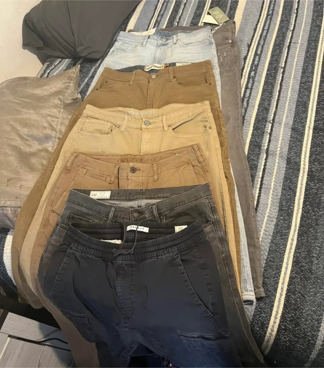 70$ Lot of jeans 8 shirts 8 Sz 34 pants shirts m-l image indicator(2)