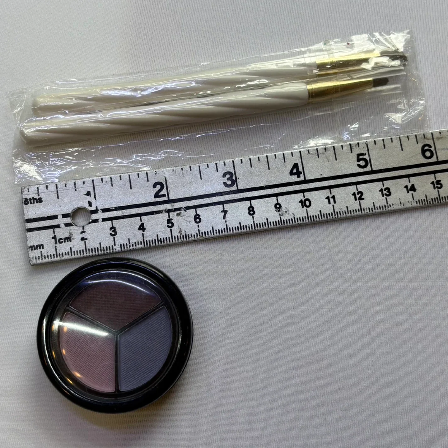 Paese Luxus Trio Eyeshadow Palette Tarte Magic Wands Brush Set image indicator(4)