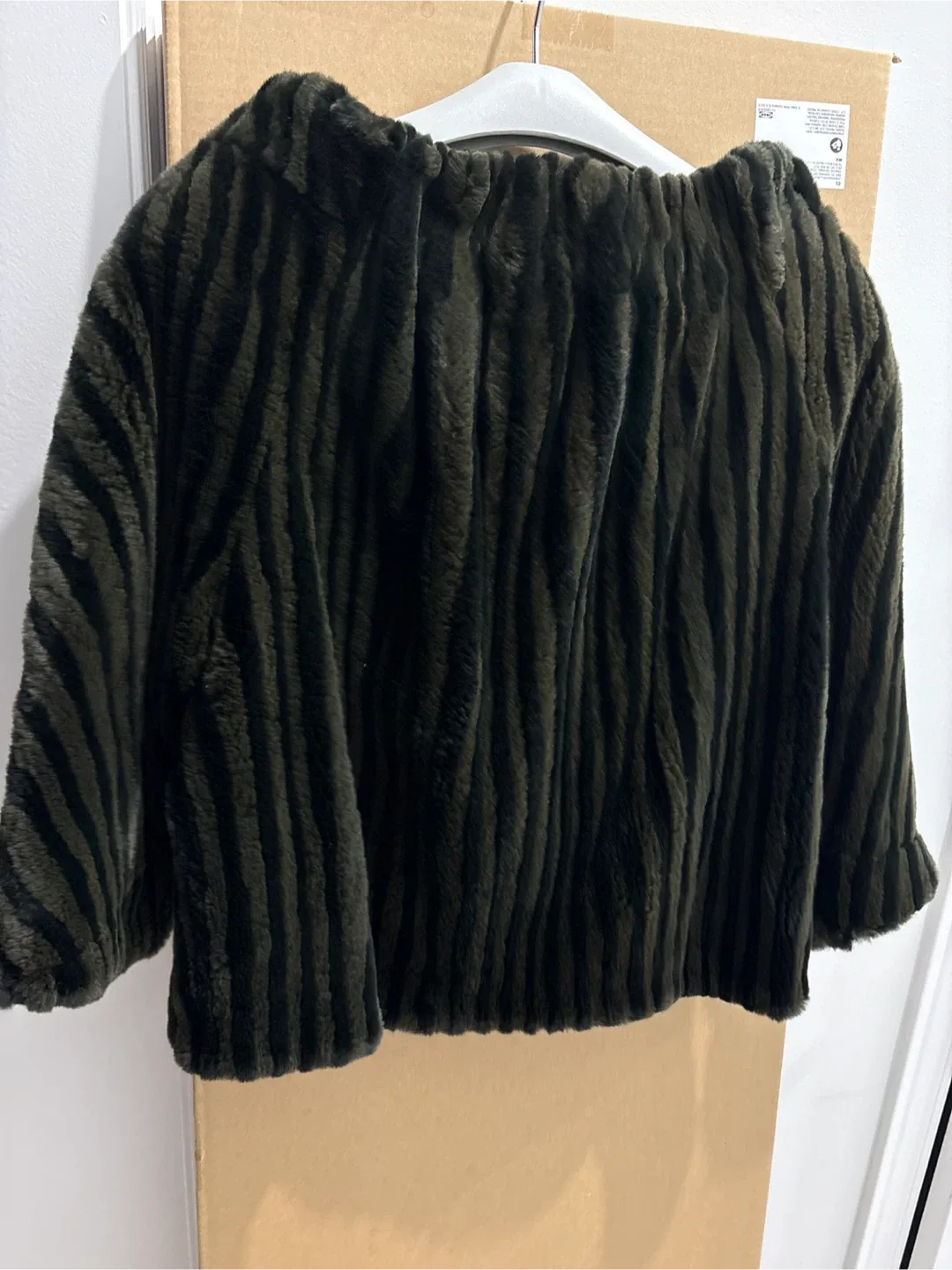 Striped Furry real mink Jacket - Green & Black image indicator(2)