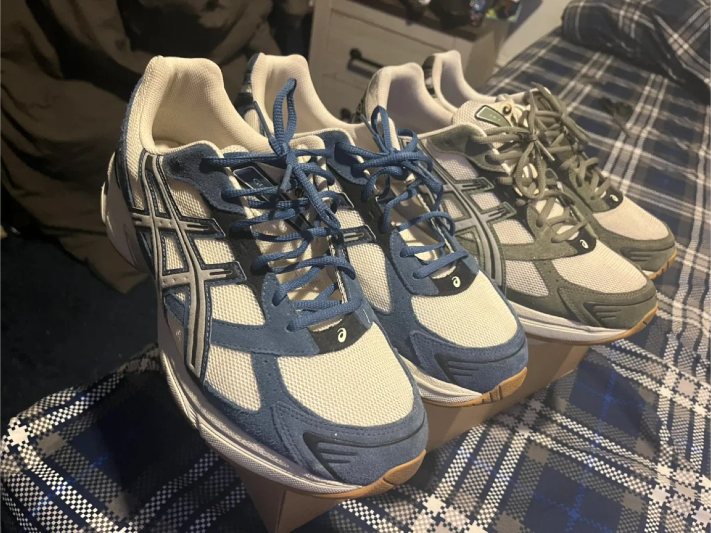 11.5 Asics Gel-NYC Cream Blue & Green 300$ image indicator(3)