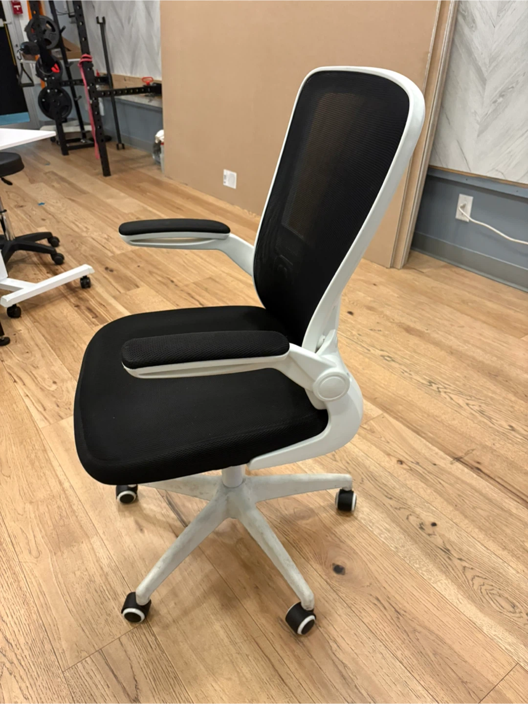 Black & White Office Chair - photo 2