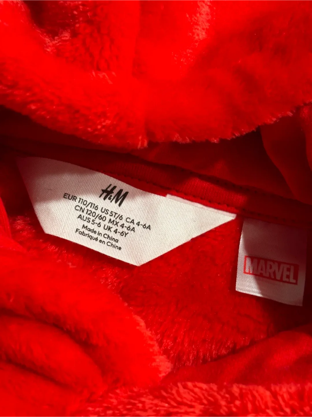 NEW H&M “The Amazing Spider-Man” Cozy Pile Red Hoodie Size 5/6 image indicator(3)