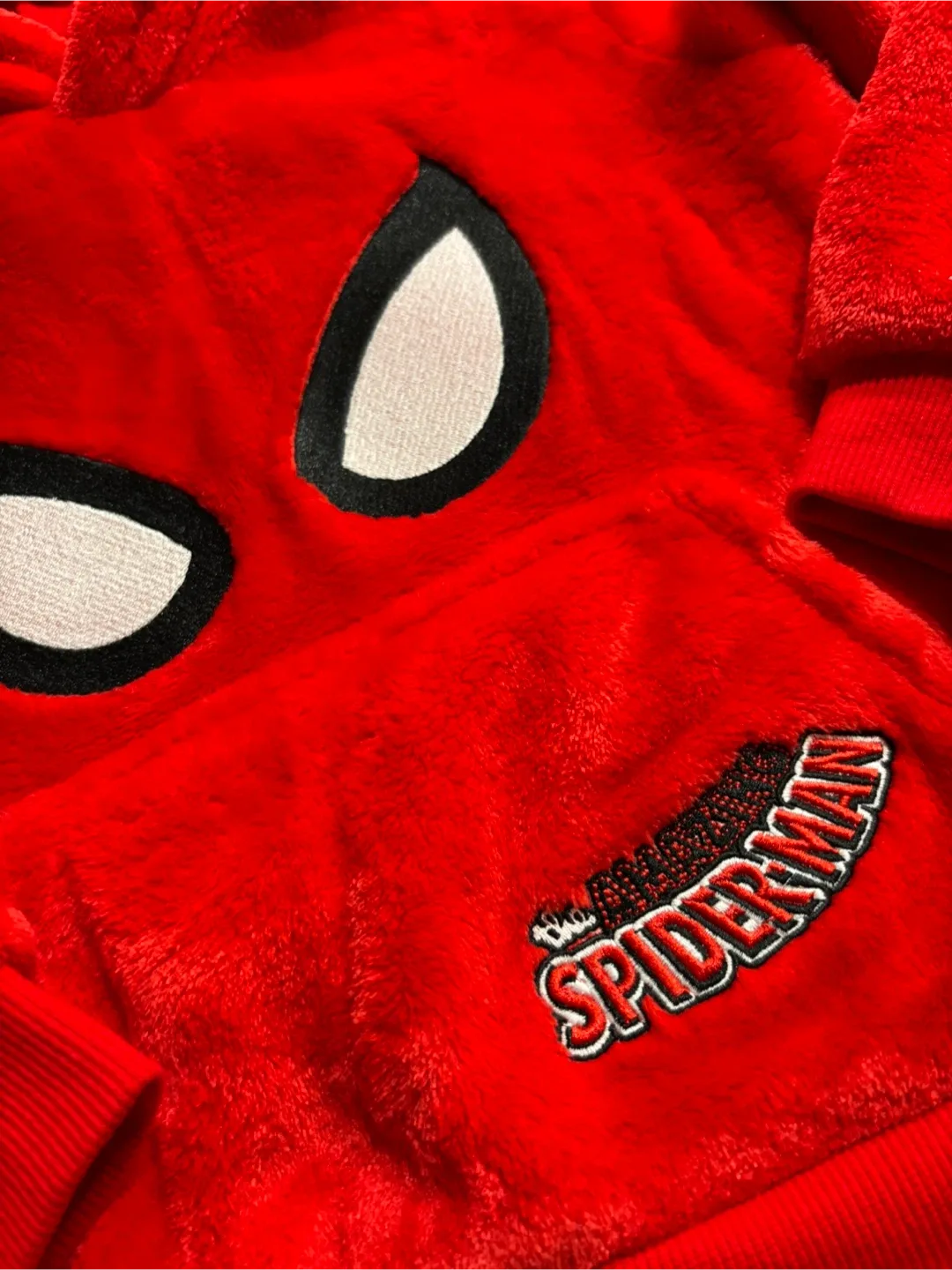 NEW H&M “The Amazing Spider-Man” Cozy Pile Red Hoodie Size 5/6 image indicator(2)