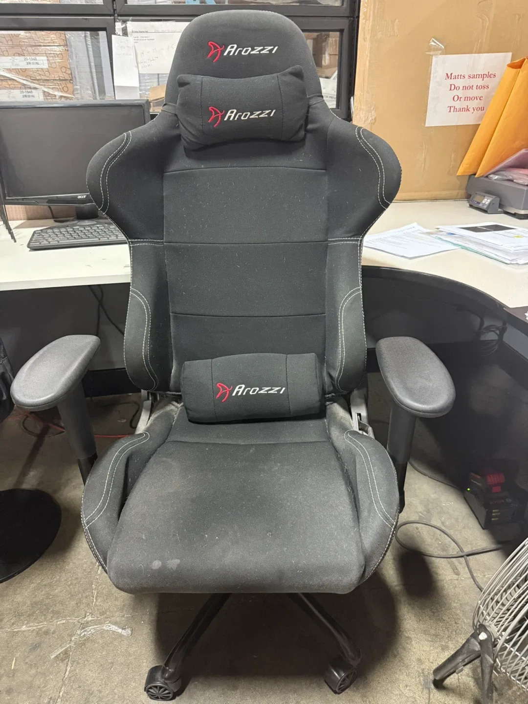 Arozzi Gaming Chair - Black good condition thumbnail