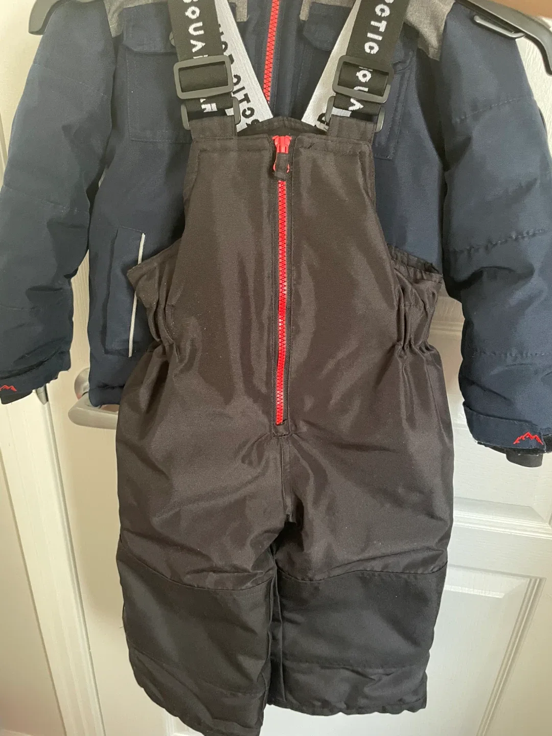 Arctic North snowsuit 3T image indicator(2)