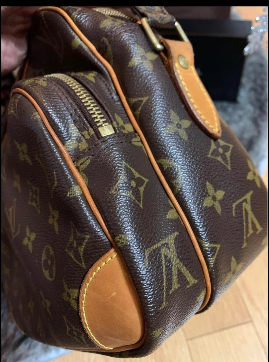 Louis Vuitton Nil 28 Monogram Canvas  Messenger Bag - photo 2