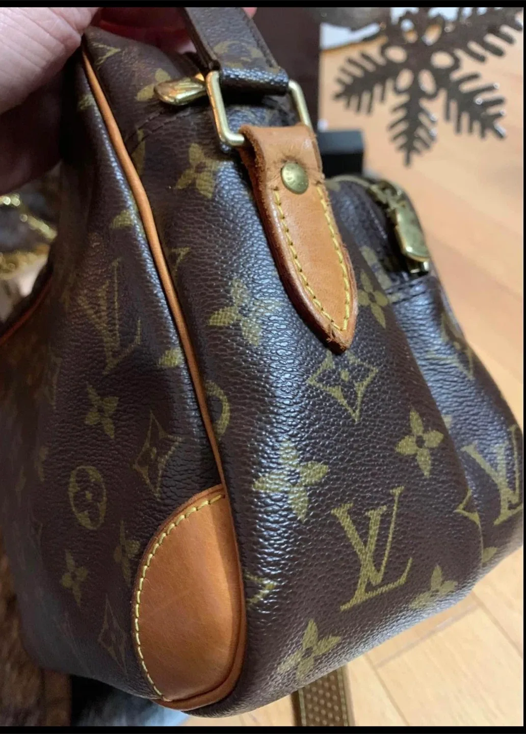 Louis Vuitton Nil 28 Monogram Canvas  Messenger Bag image indicator(8)