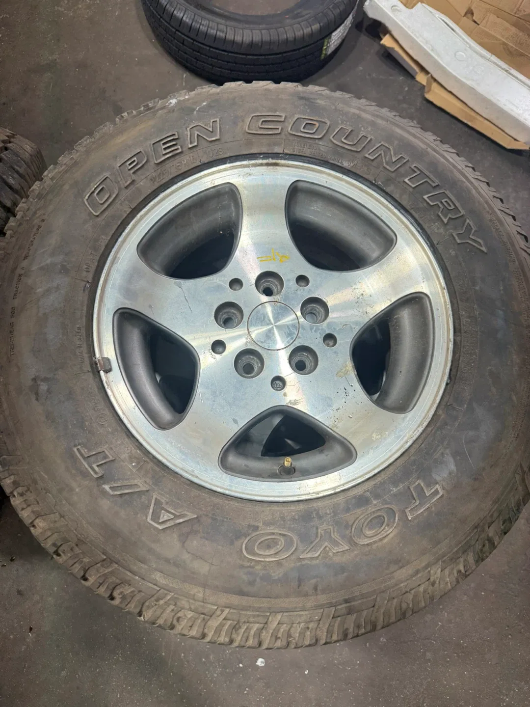 Toyo Open Country A/T Tires image indicator(3)