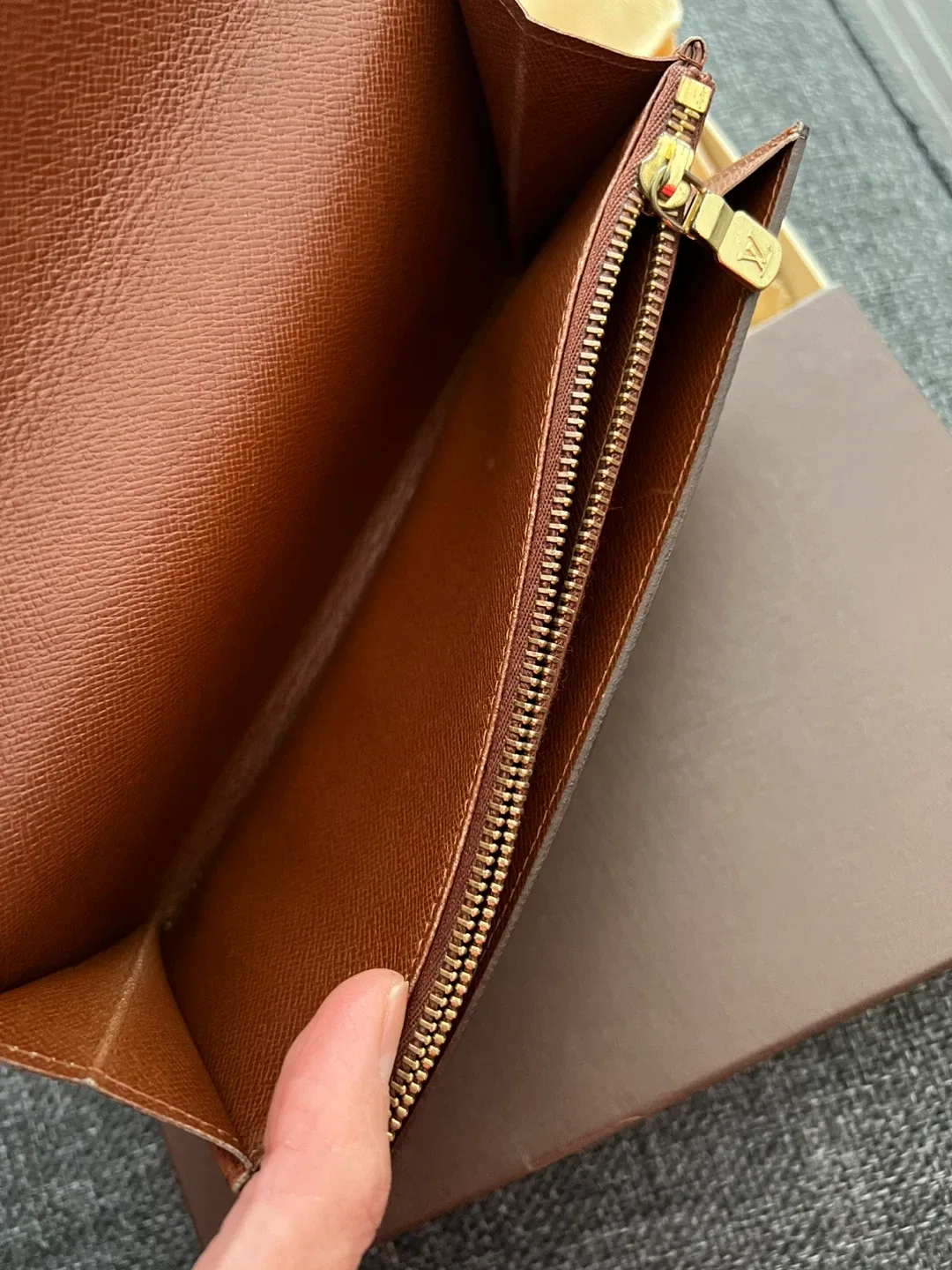 Louis Vuitton Monogram Monogram Leather Wallet image indicator(4)