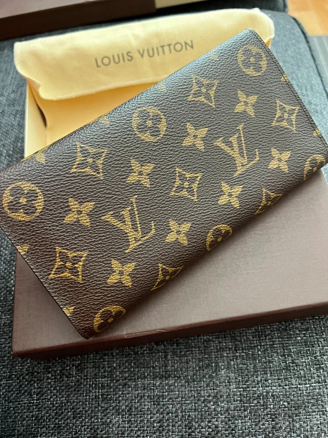 Louis Vuitton Monogram Monogram Leather Wallet image indicator(2)
