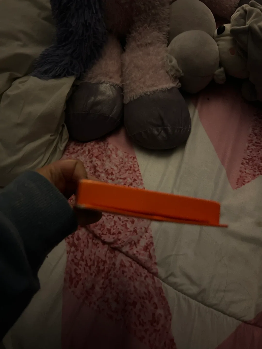 New ONN iPhone 15 Privacy Glass Screen Protector image indicator(3)