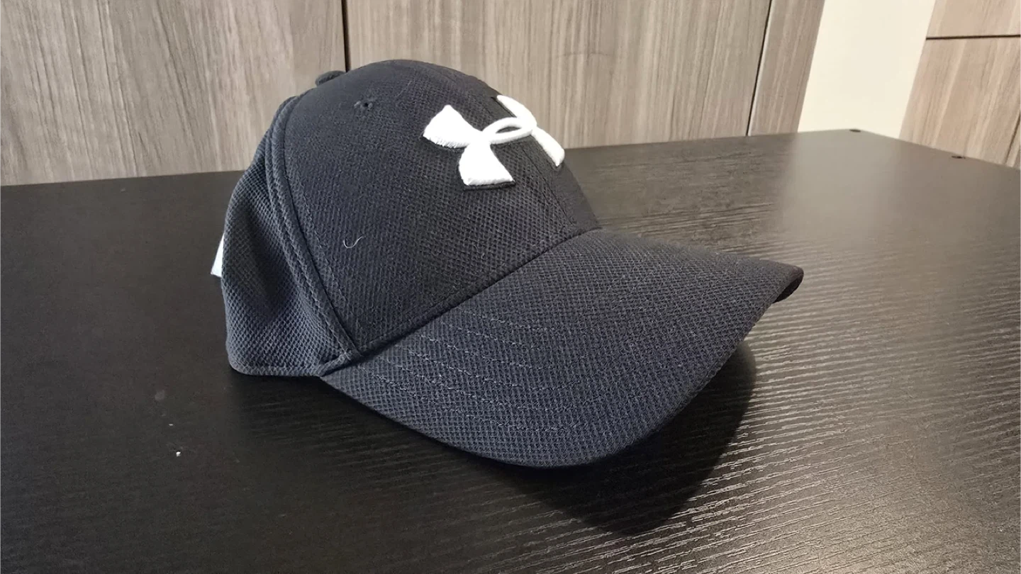 Under Armour Hat - M/L - Black