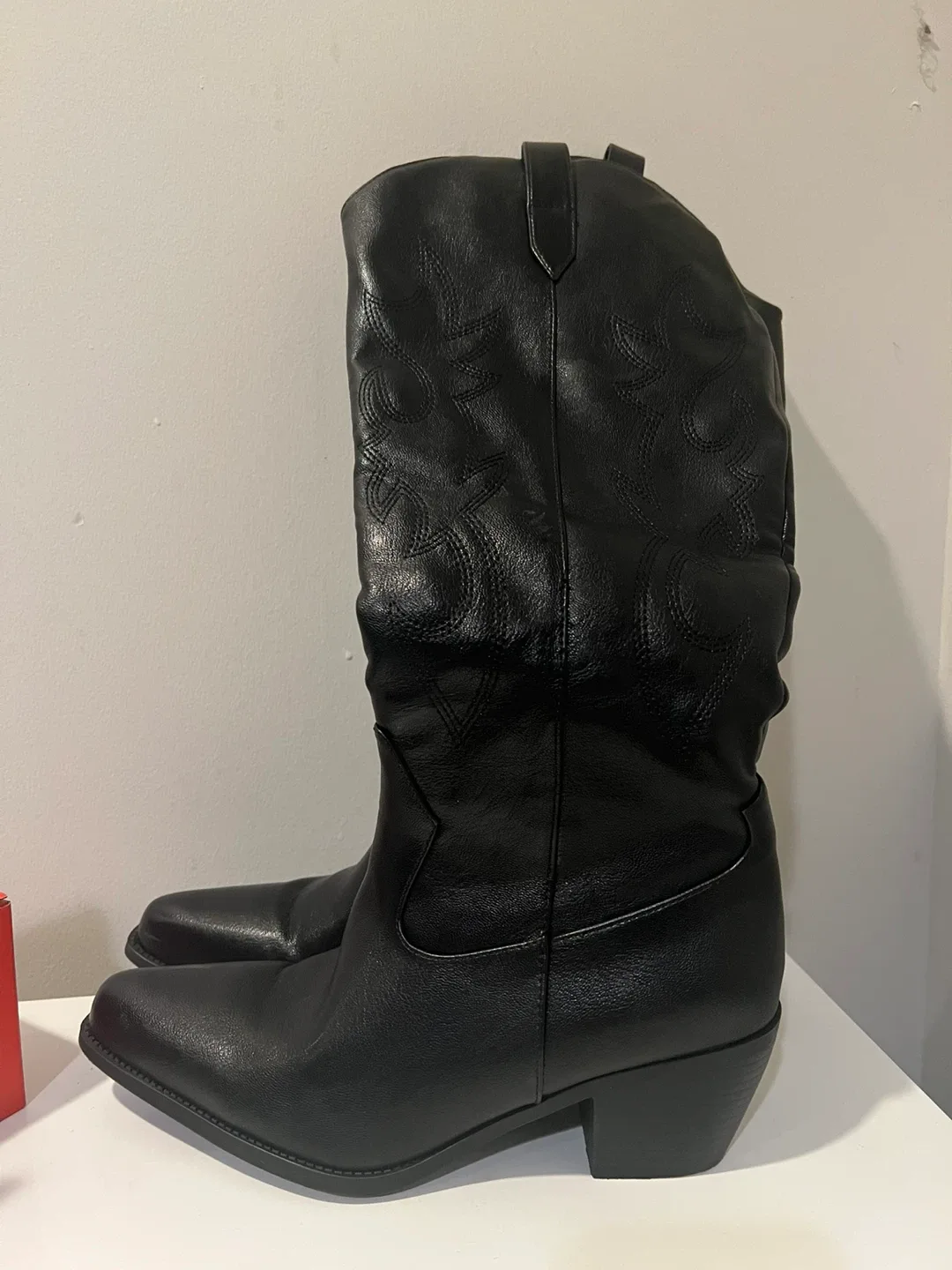 Western Black Cowboy Boots, Size 9 image indicator(3)