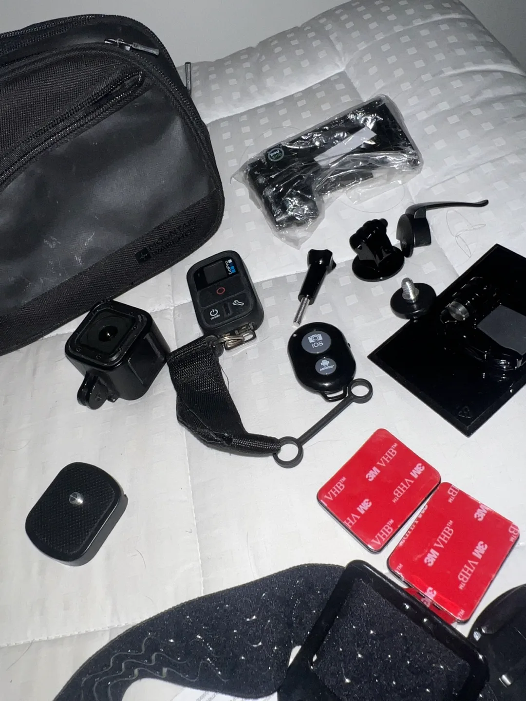 GoPro Hero 4 complete set + accessories thumbnail
