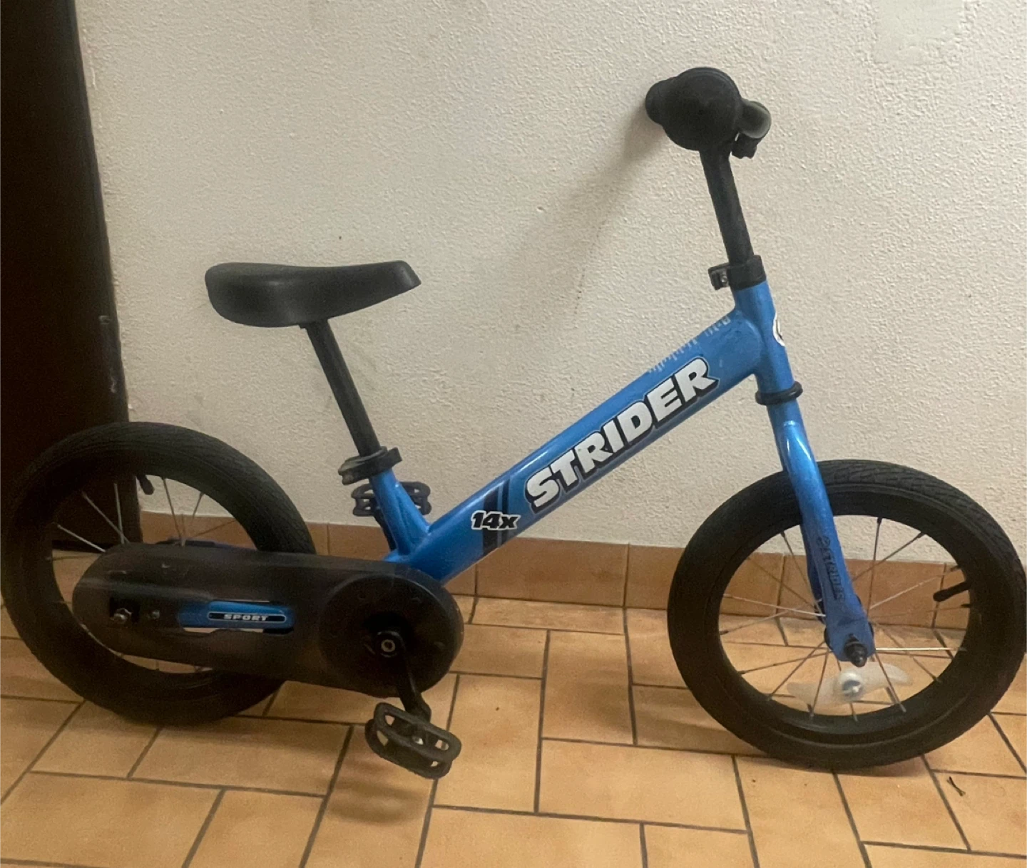 Strider 14x Sport Balance Bike - Blue