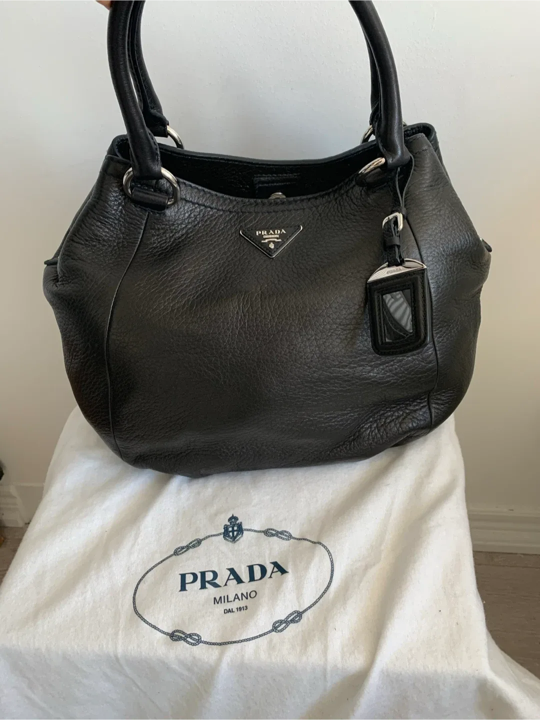 Prada Classic Black Leather Tote - Authentic & Brand New image indicator(2)