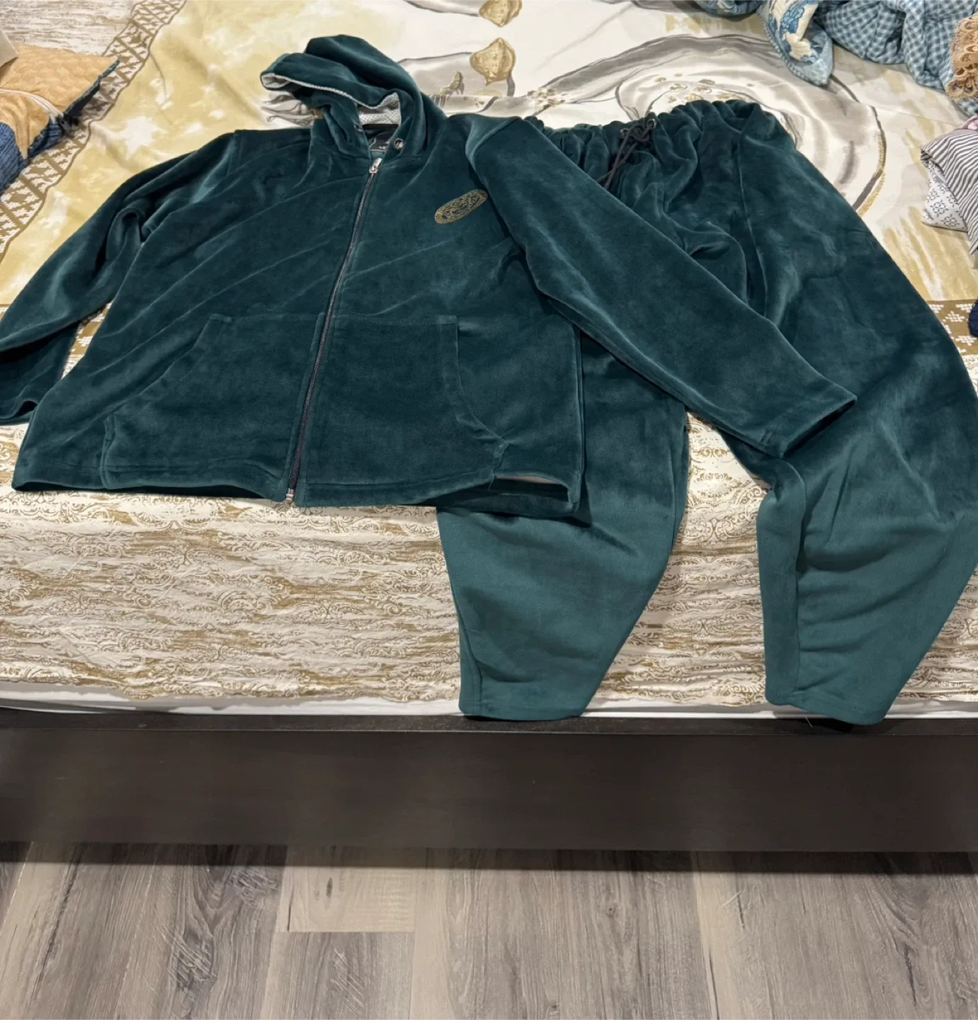 Versace Velour Tracksuit - Green image indicator(2)