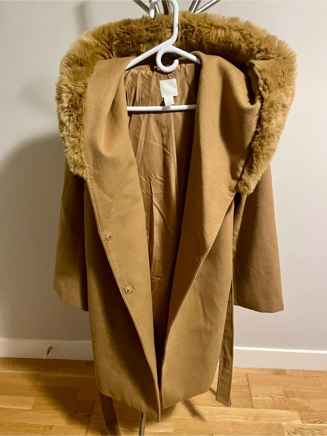 H&M XL Camel Coat with Faux Fur Collar image indicator(4)