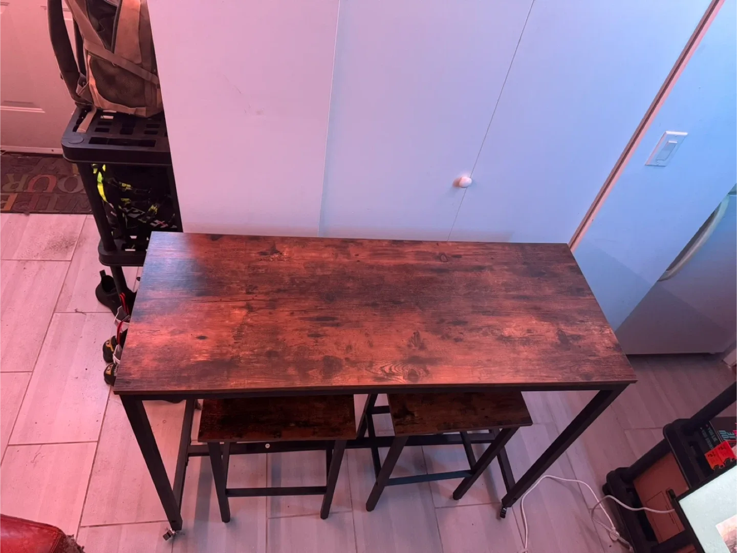 Bar Height Table with Two Stools image indicator(2)