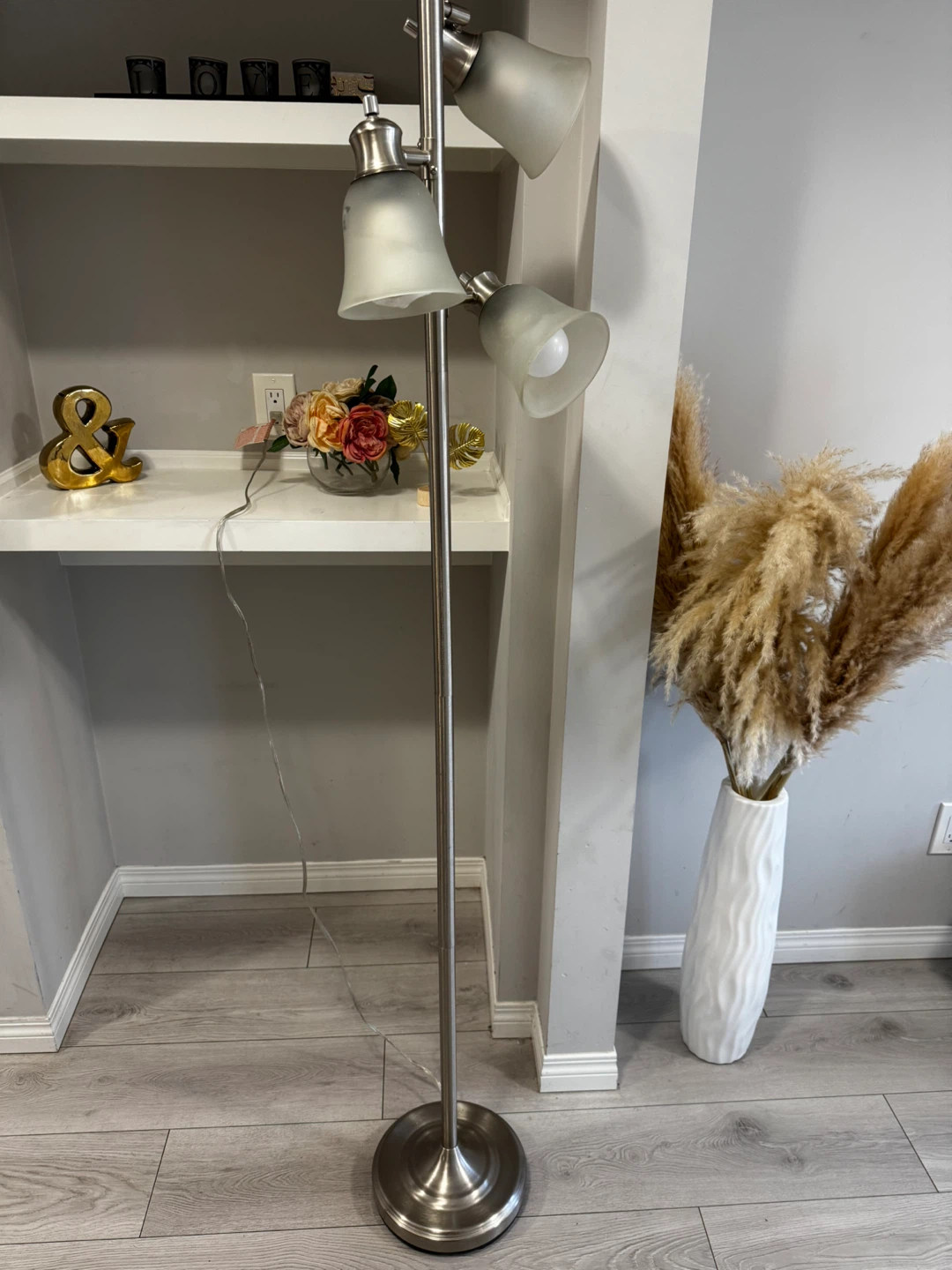 Floor Lamp with 3 Adjustable Lights