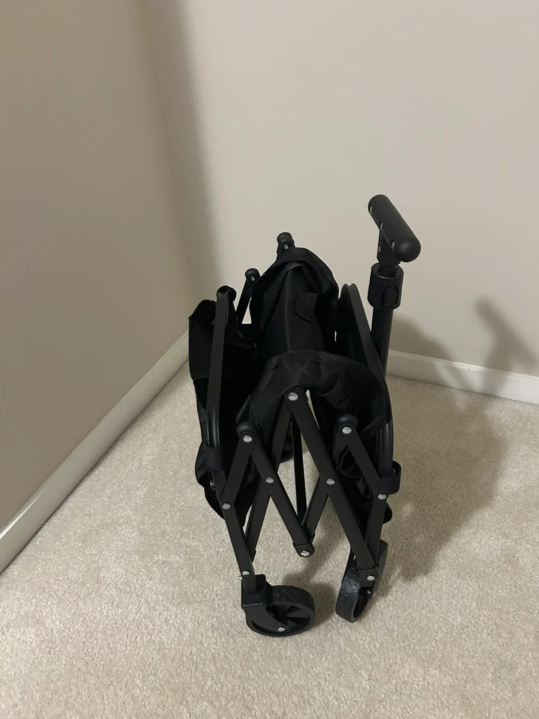 Black Collapsible Utility Wagon image indicator(4)