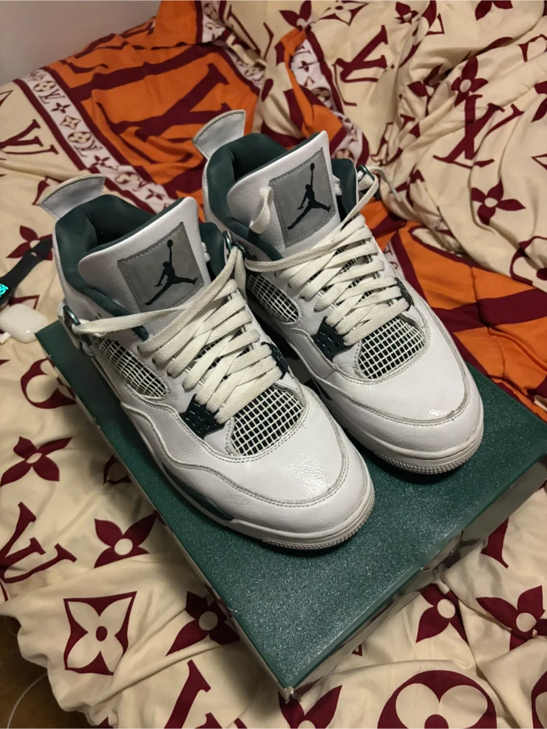Air Jordan 4 Retro White/Green US 11.5 image indicator(7)