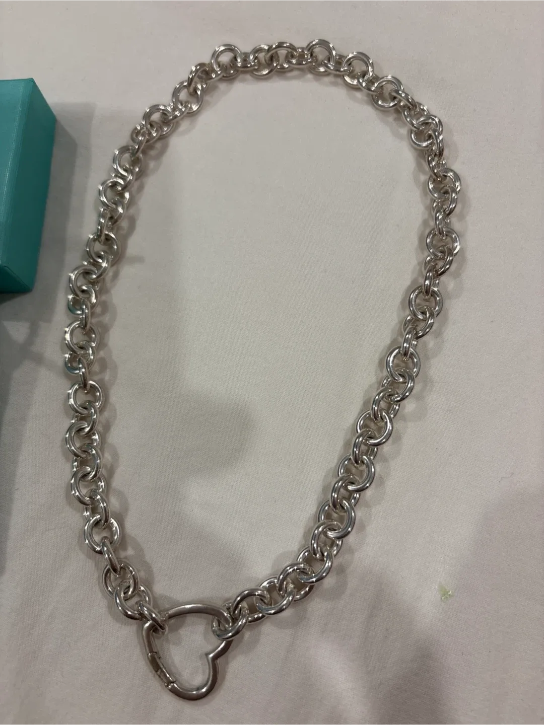 Tiffany & Co. Heart Clasp Chain Necklace image indicator(2)