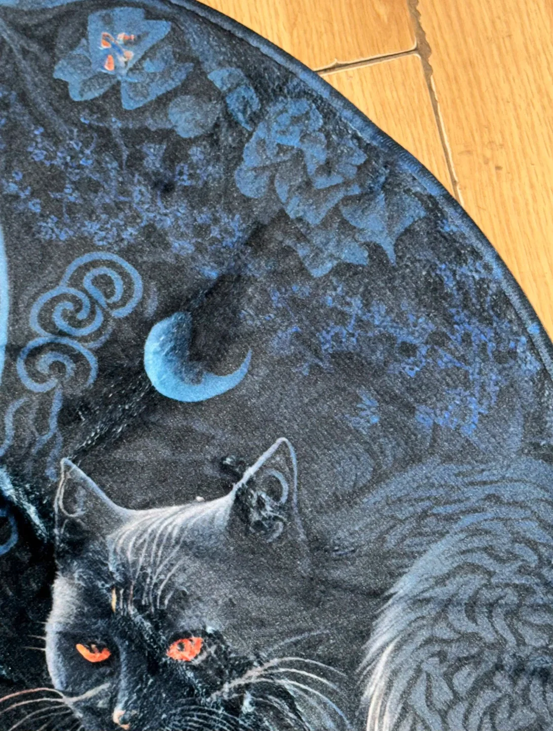 Yin Yang Cats Round Rug image indicator(5)