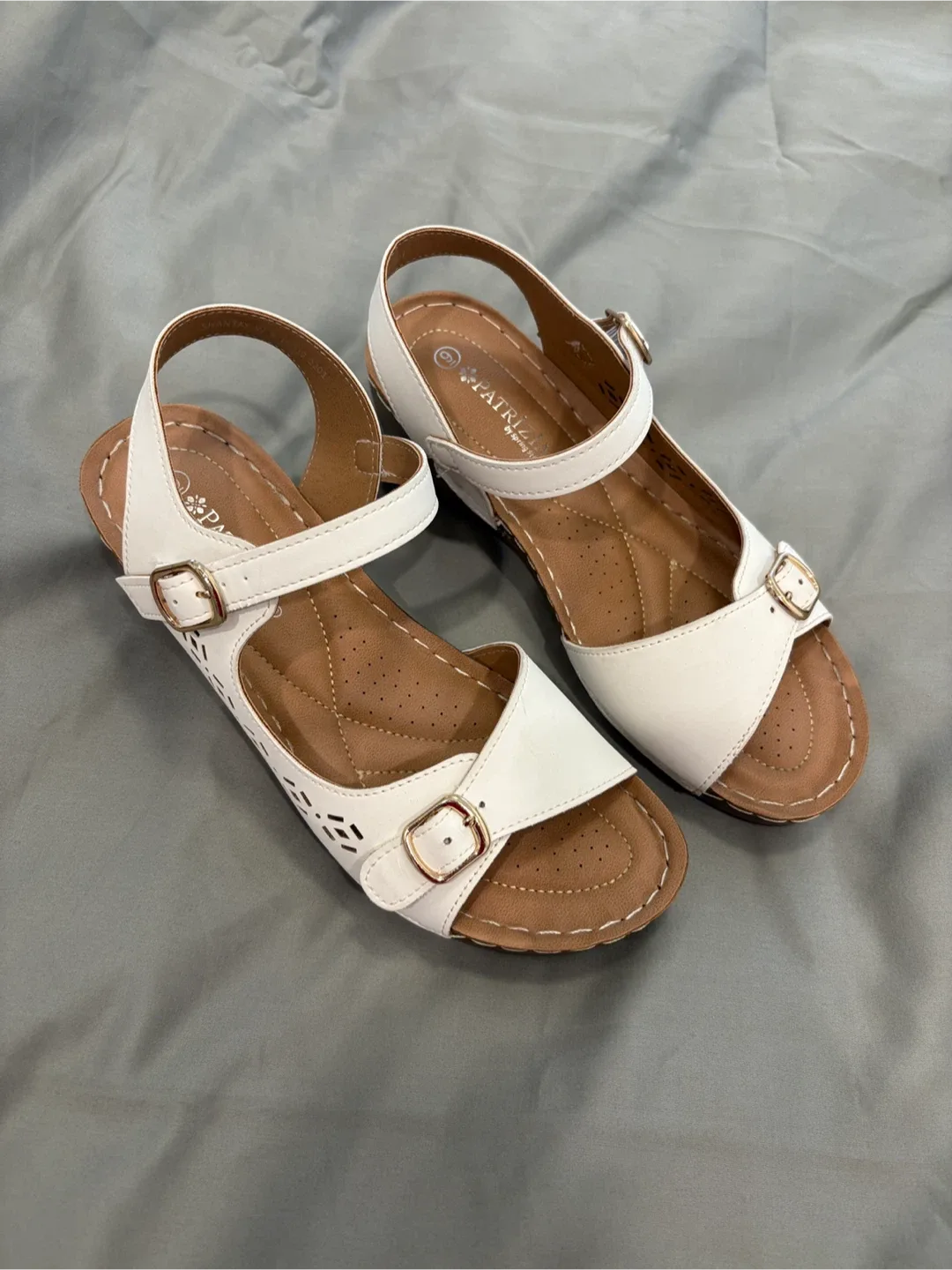 NEW Patrizia Wedge Sandals size 9 thumbnail