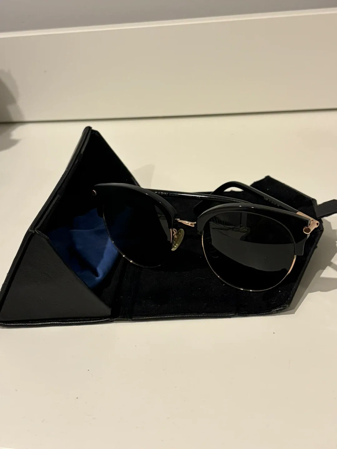 Carin Loist Sunglasses image indicator(3)
