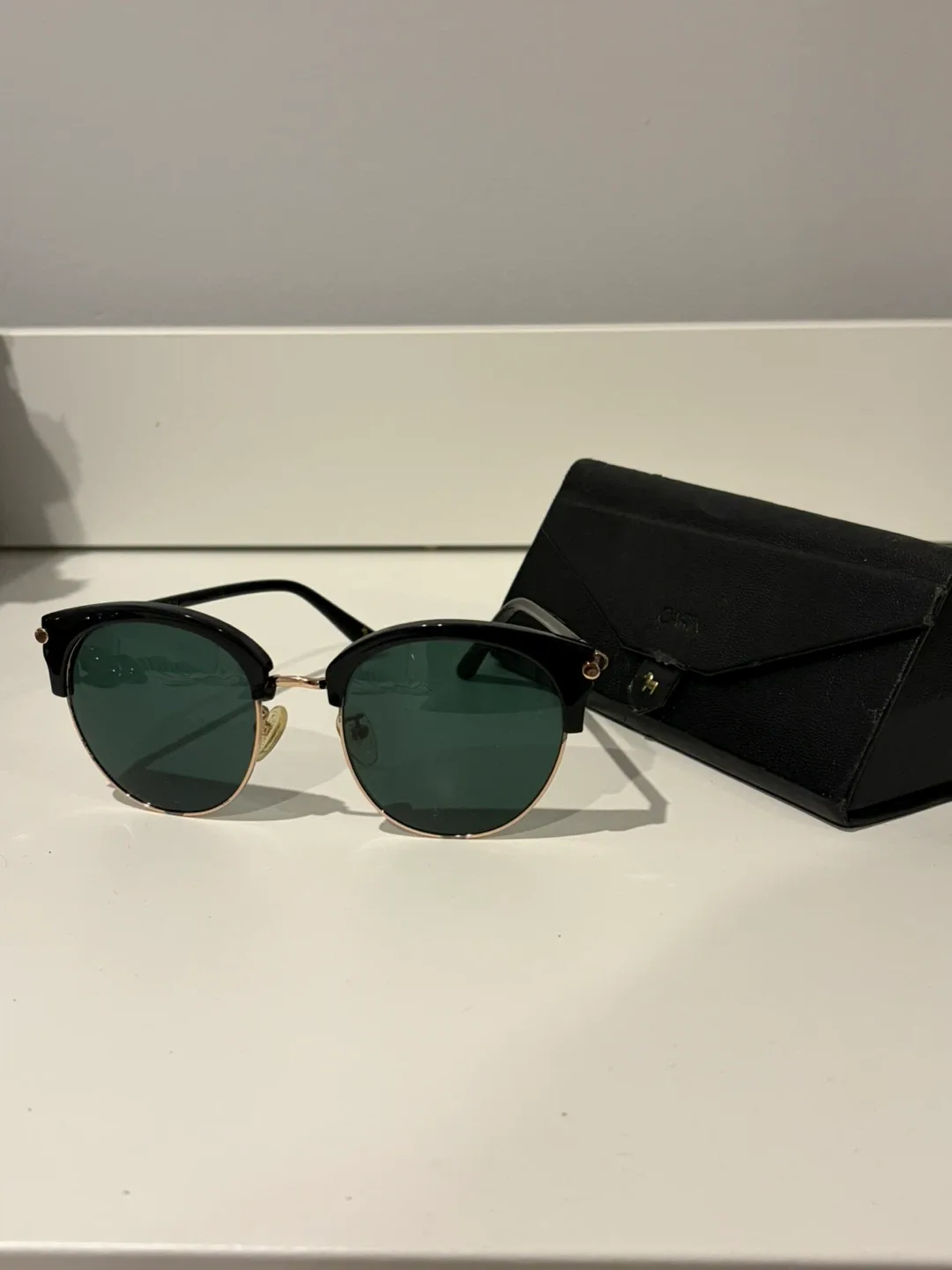 Carin Loist Sunglasses image indicator(4)