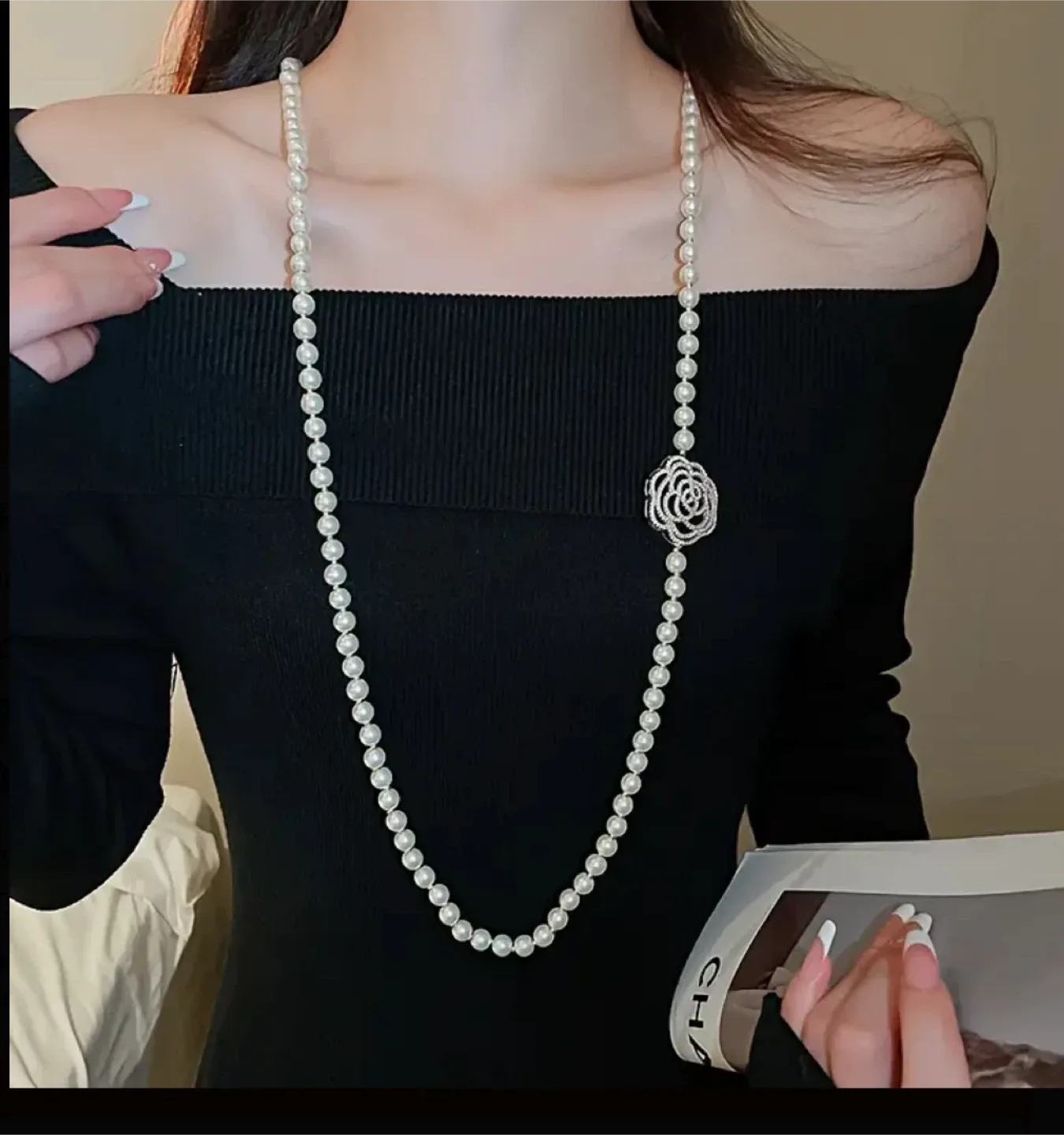 NEW Faux Pearl Necklace with Rose Pendant