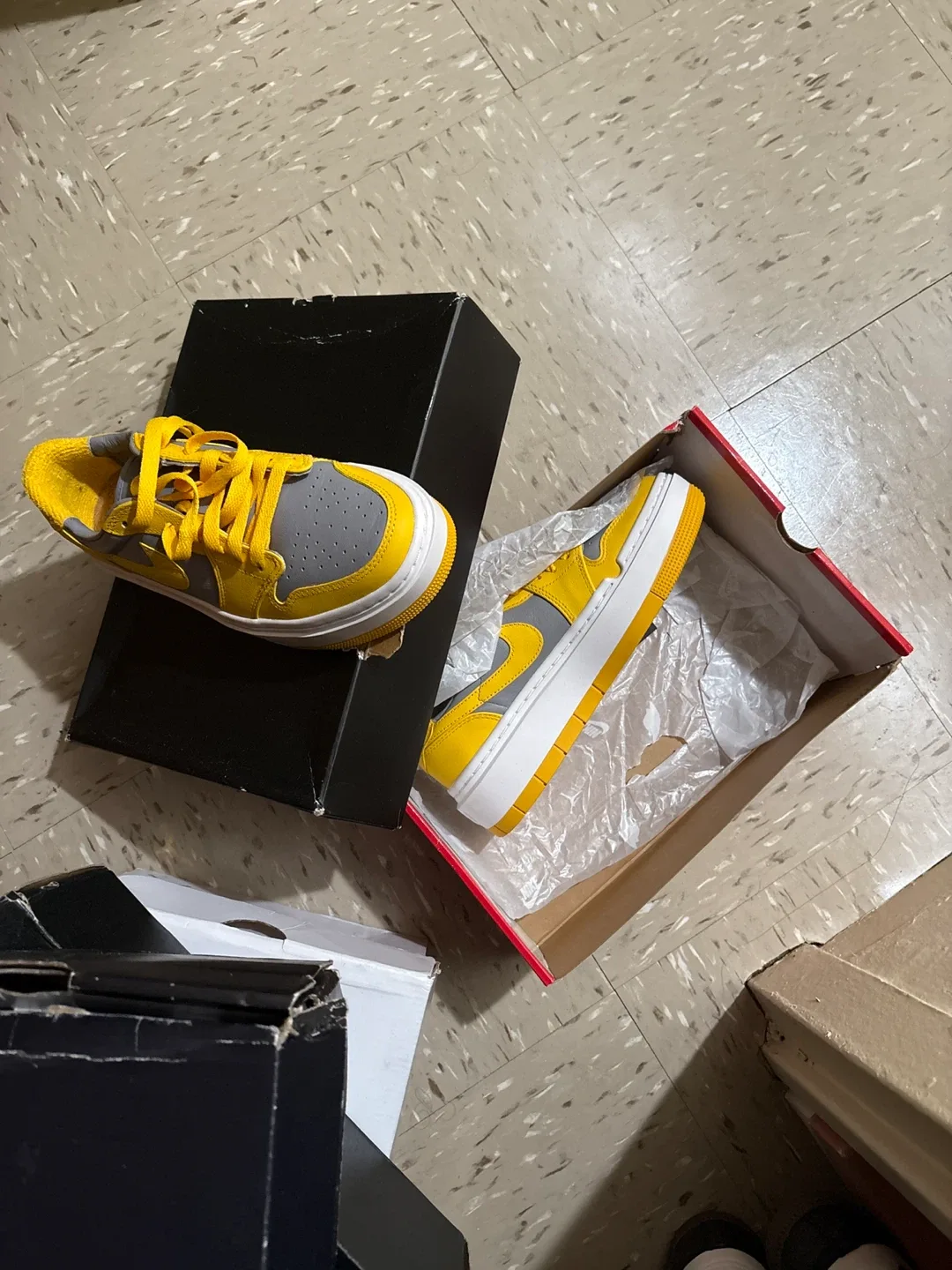 Nike Air Force 1 Yellow/Gray Shoes image indicator(2)