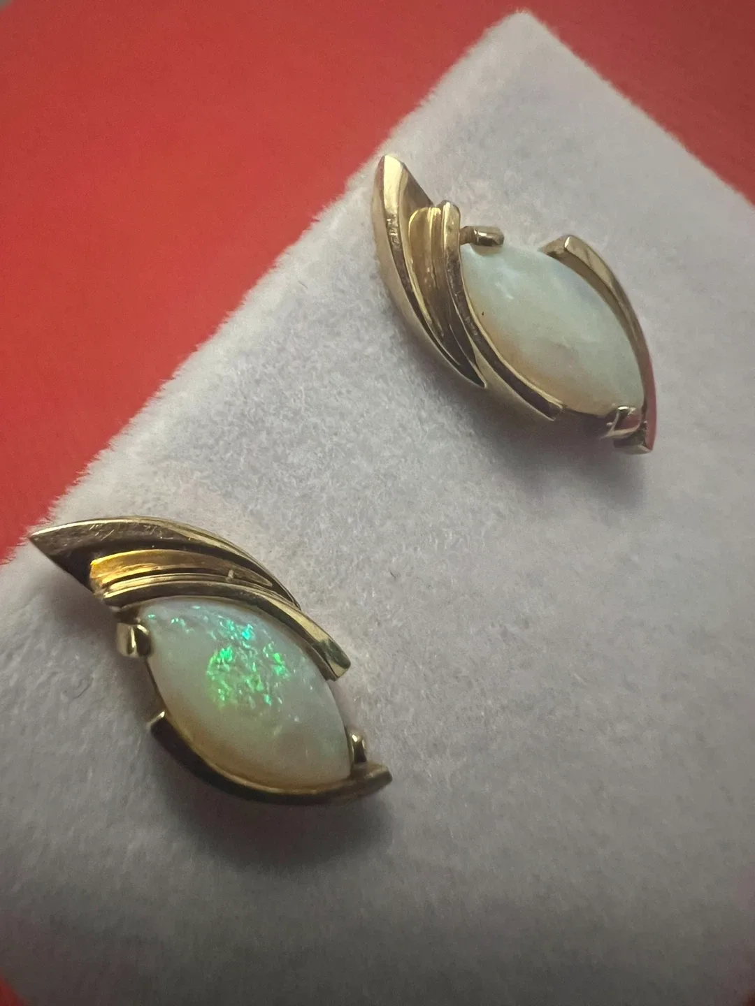 10 k Vintage Opal Earrings thumbnail