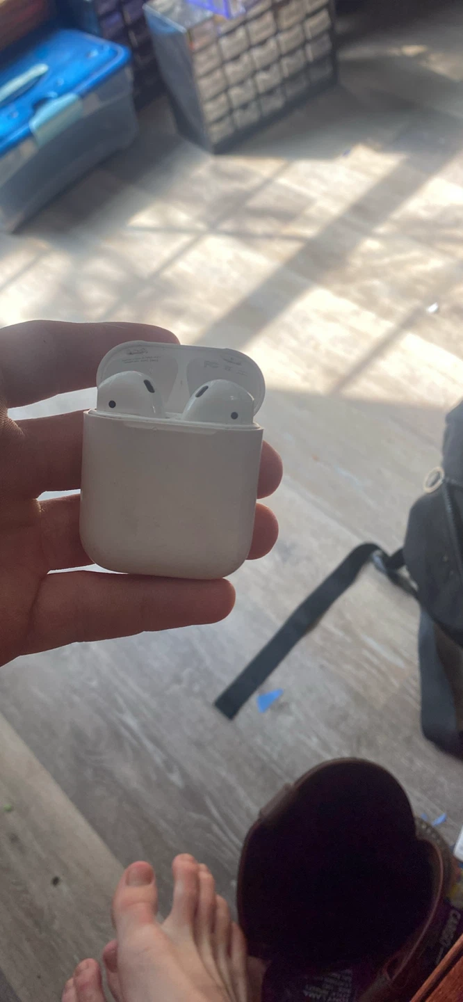 Apple AirPods (2nd generation)