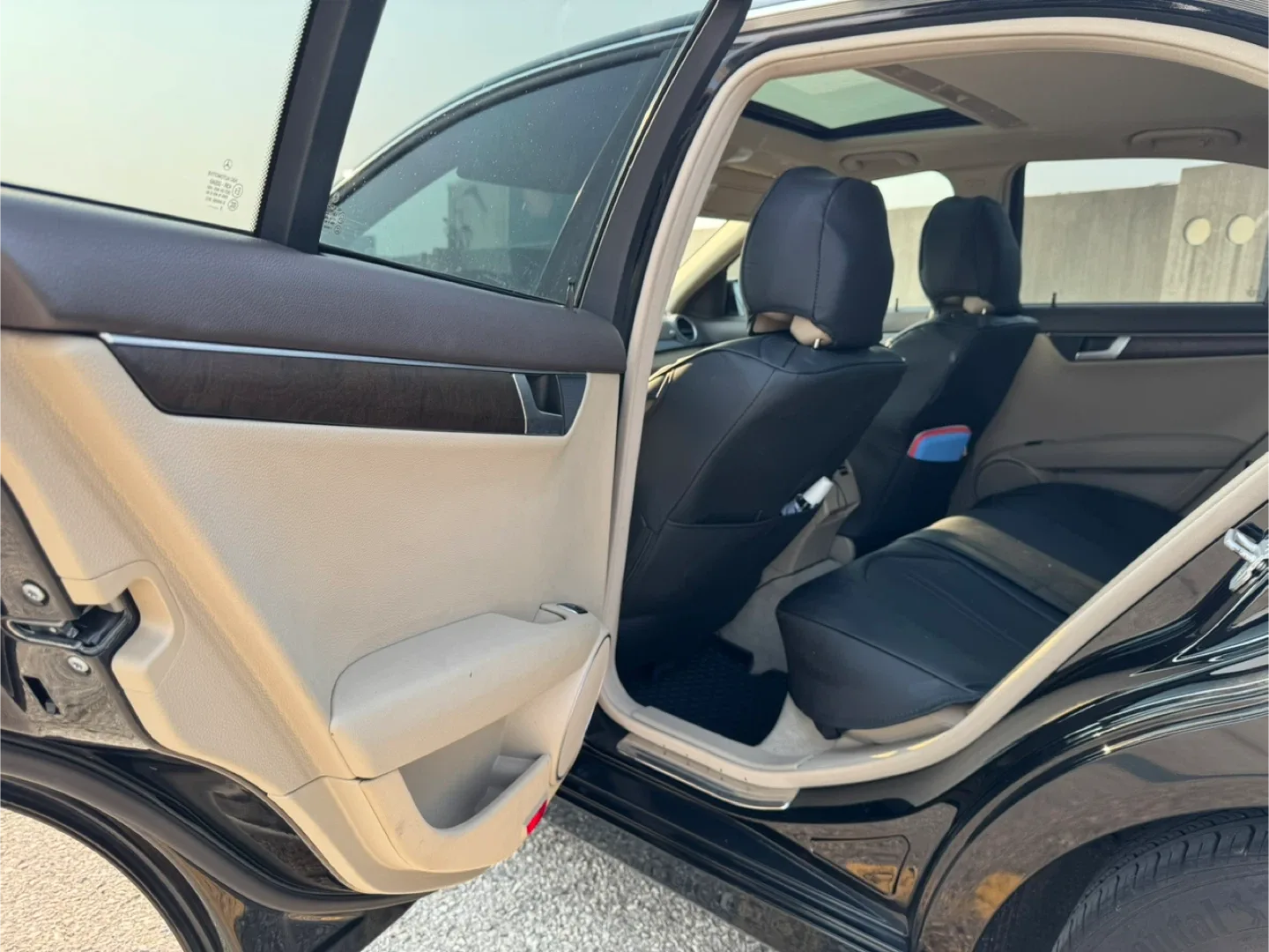 2013 Mercedes-Benz C250 Sedan - Black image indicator(8)