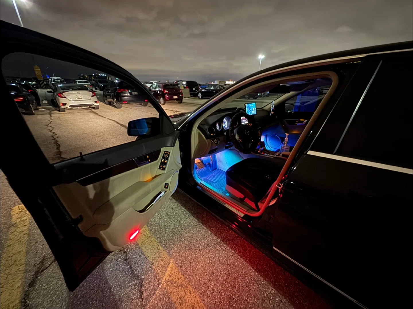 2013 Mercedes-Benz C250 Sedan - Black image indicator(10)