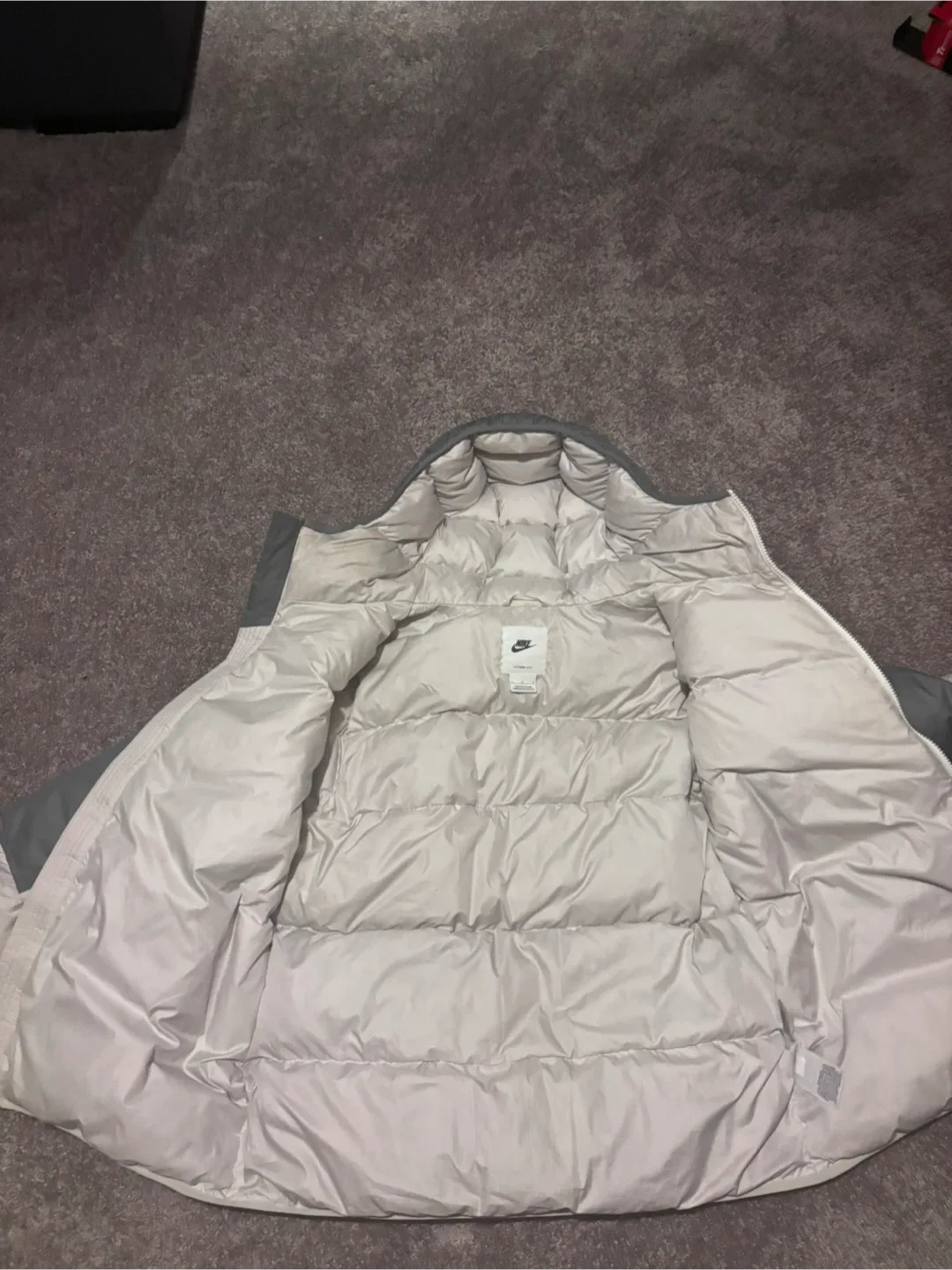 Nike Down Fill Puffer Jacket, Size S image indicator(3)