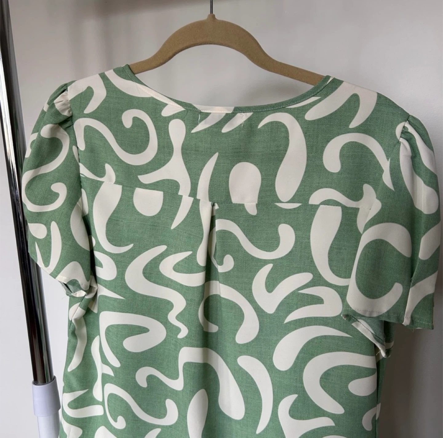 Atrativas Modas Green & White Top - Size M - photo 2