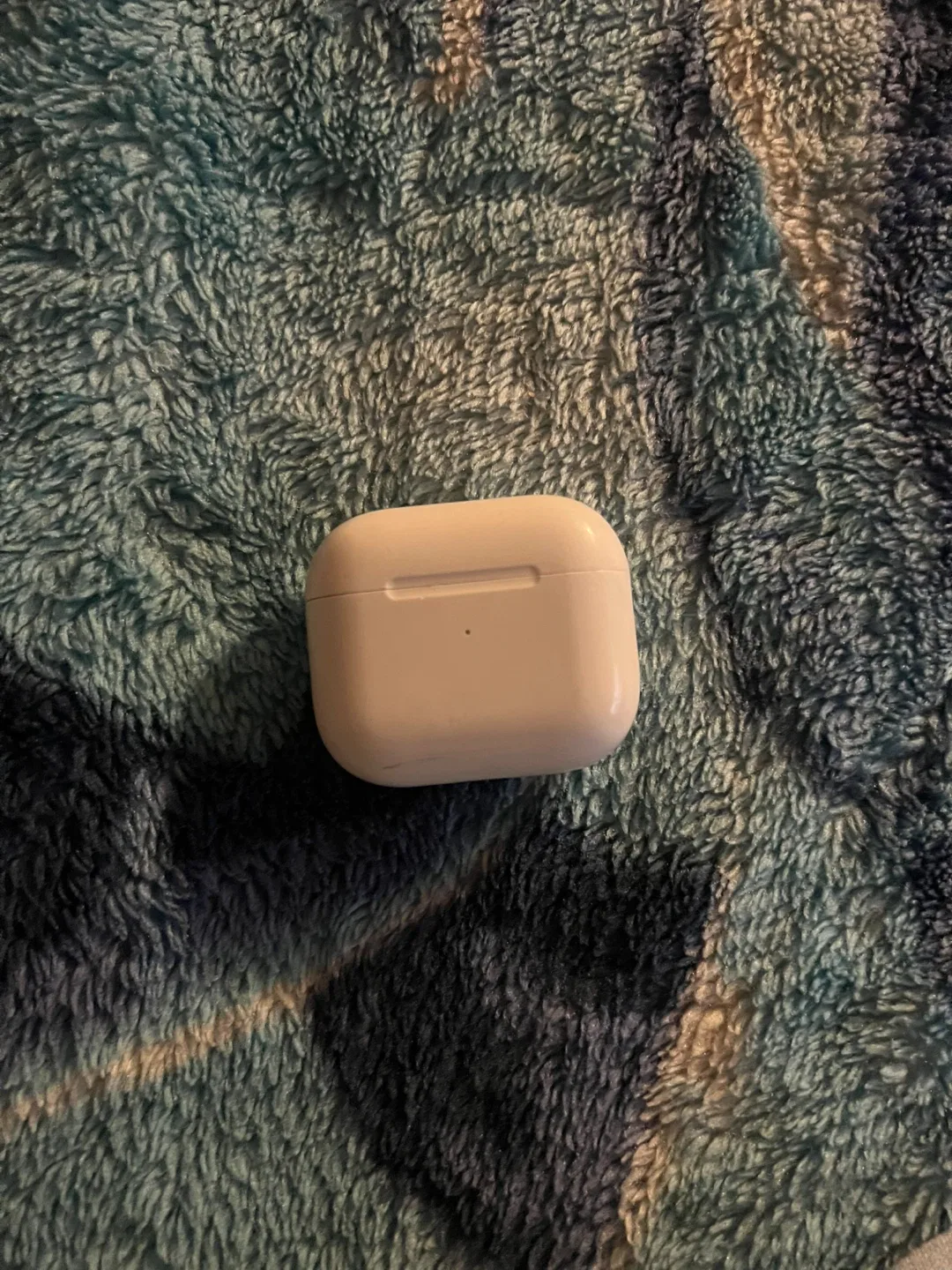 Apple AirPods (3rd generation) thumbnail